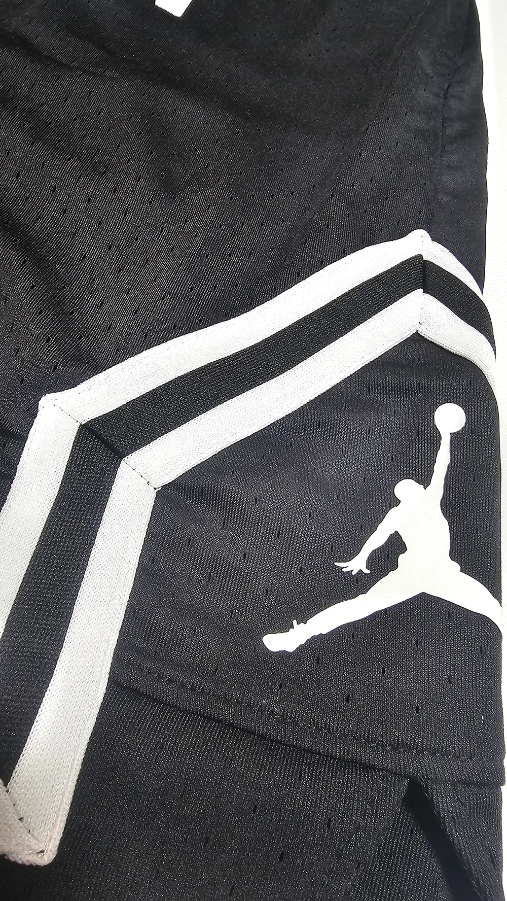 20251005_125821 copy شلوارک بسکتبال مردانه برند Jordan مشکی - Image 3